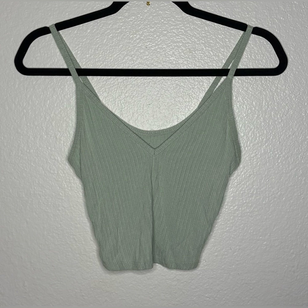 Ribbed v-neck crop top